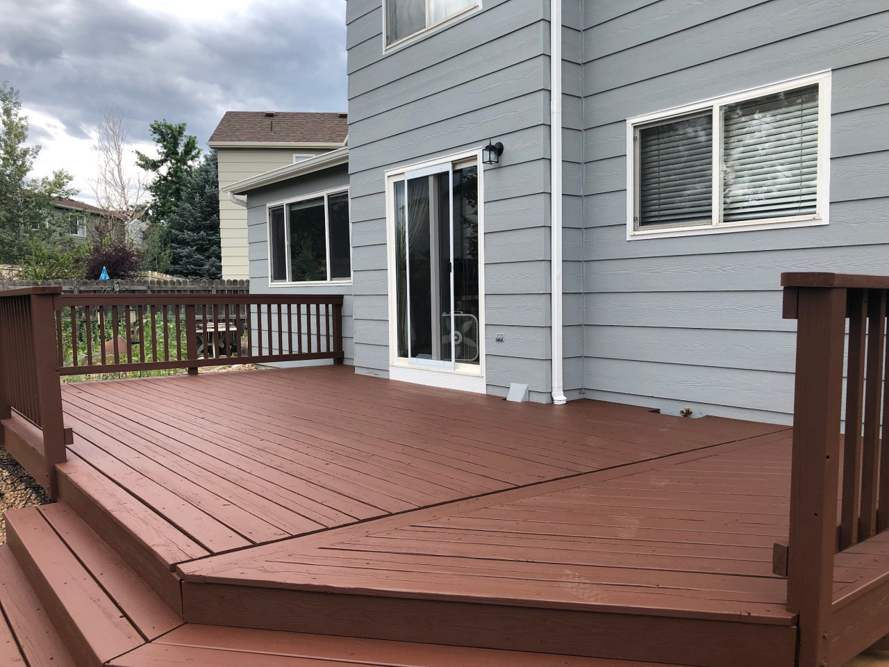 Choosing the Right Deck Stain Color